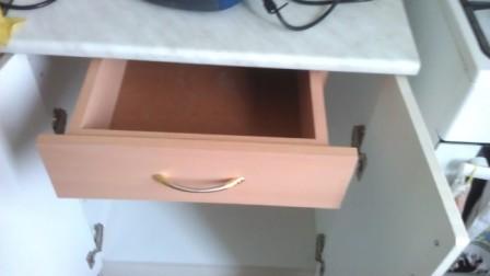 выдвижной ящик кухонного стола
