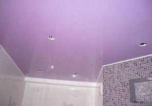 доделать установку точечных светильников в ванной